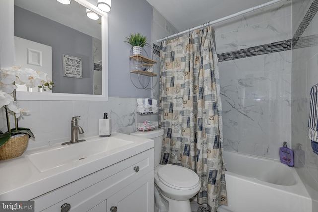 405 KENNEBEC RD, Cherry Hill, NJ 08002