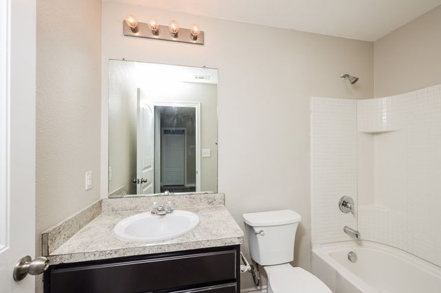 1930 Jasmine Drive, Ennis, TX 75146