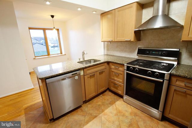 2402 HONEY RUN RD, Ambler, PA 19002