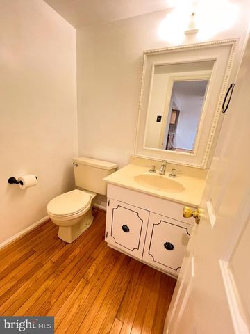 2402 HONEY RUN RD, Ambler, PA 19002