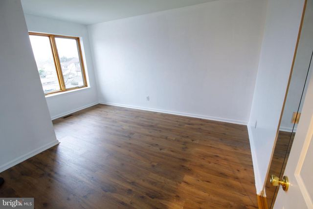 2402 HONEY RUN RD, Ambler, PA 19002