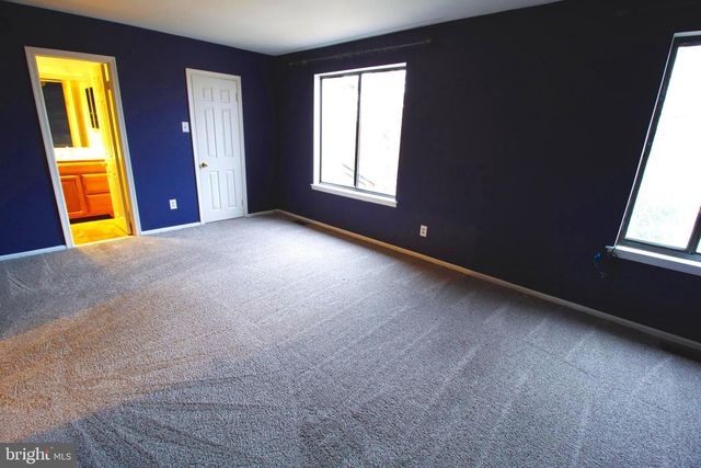 2402 HONEY RUN RD, Ambler, PA 19002