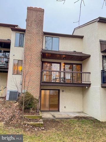 2402 HONEY RUN RD, Ambler, PA 19002