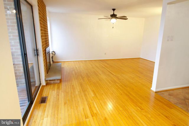 2402 HONEY RUN RD, Ambler, PA 19002