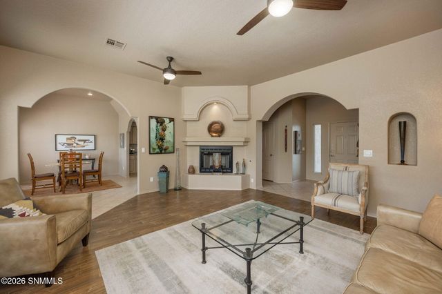 4450 Los Arboles Drive, Las Cruces, NM 88011