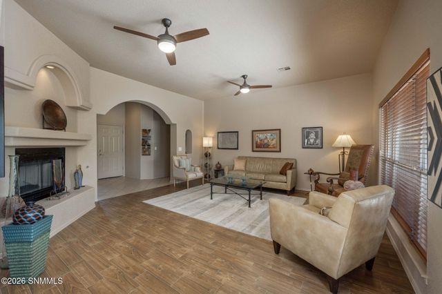 4450 Los Arboles Drive, Las Cruces, NM 88011