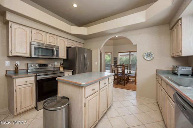 4450 Los Arboles Drive, Las Cruces, NM 88011