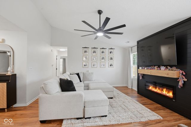 12869 Longleaf Lane, Fishers, IN 46038