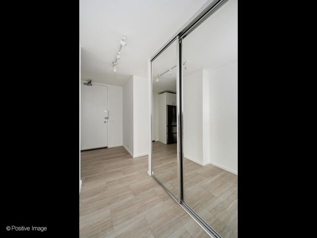 340 W Diversey Parkway 2616, Chicago, IL 60657