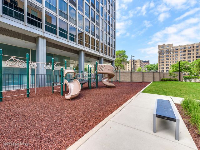 340 W Diversey Parkway 2616, Chicago, IL 60657