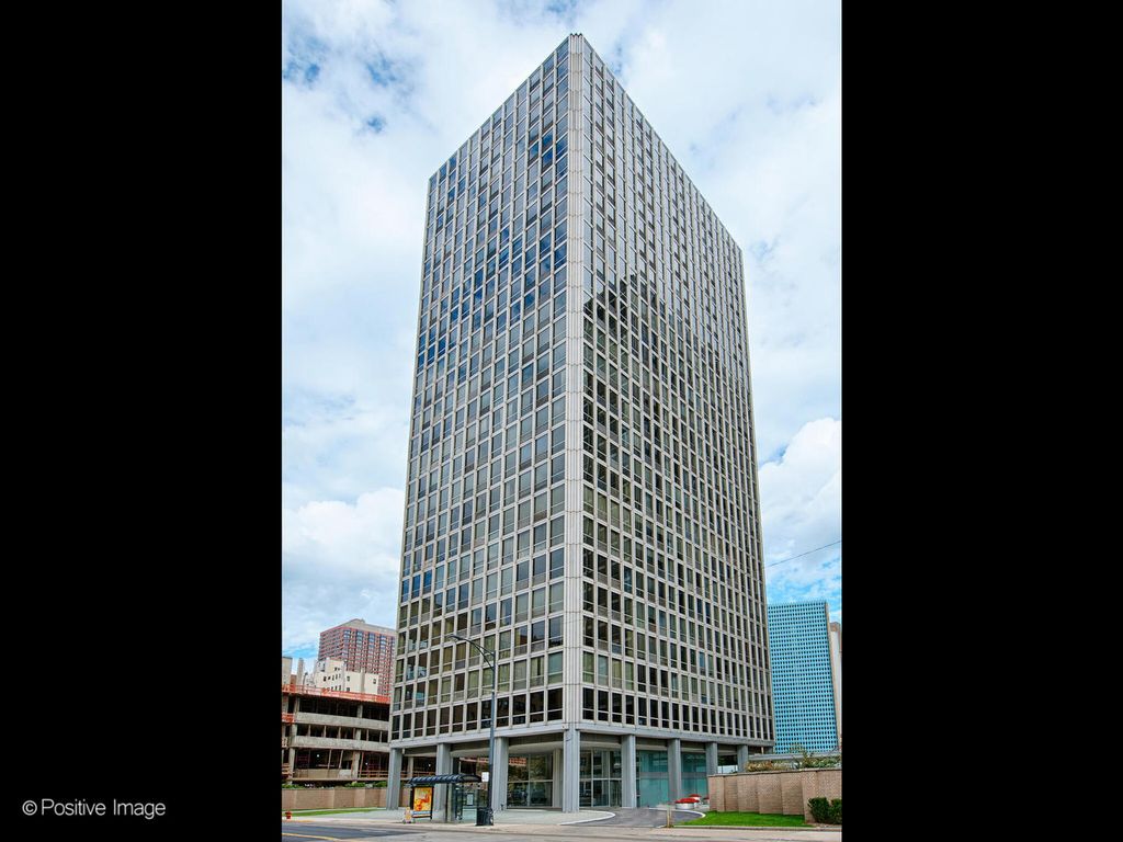 340 W Diversey Parkway 2616, Chicago, IL 60657