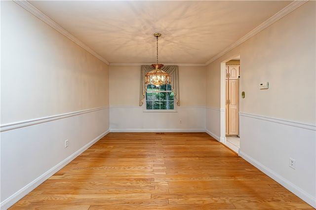 52 Greenview Dr, Hempfield Twp, PA 15644