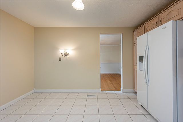 52 Greenview Dr, Hempfield Twp, PA 15644