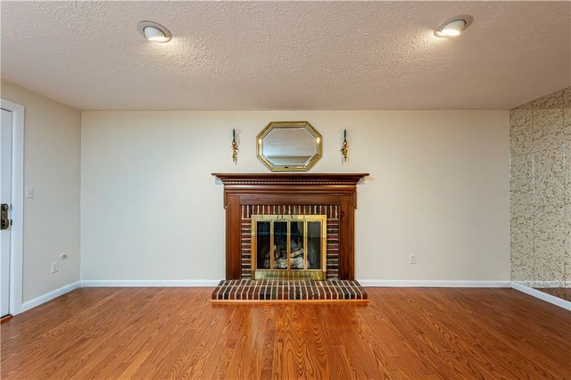 52 Greenview Dr, Hempfield Twp, PA 15644