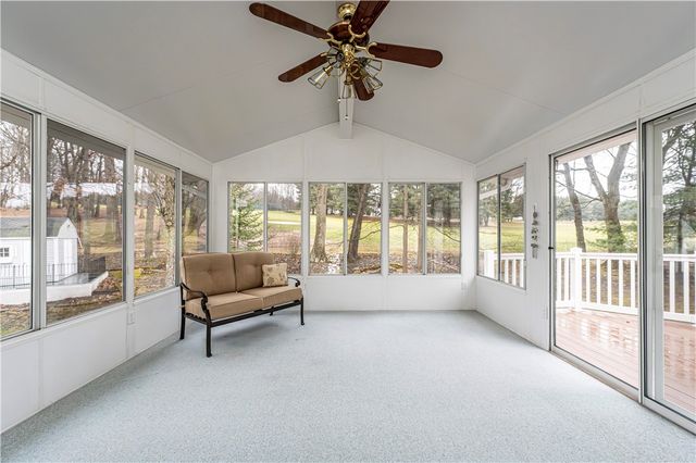 52 Greenview Dr, Hempfield Twp, PA 15644