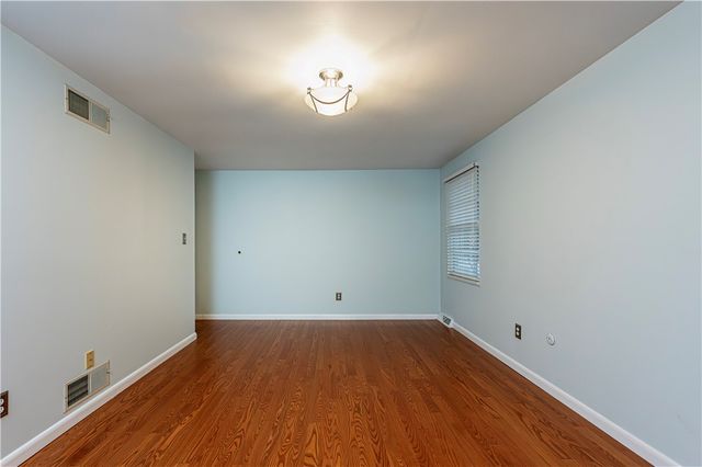 52 Greenview Dr, Hempfield Twp, PA 15644