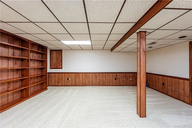 52 Greenview Dr, Hempfield Twp, PA 15644