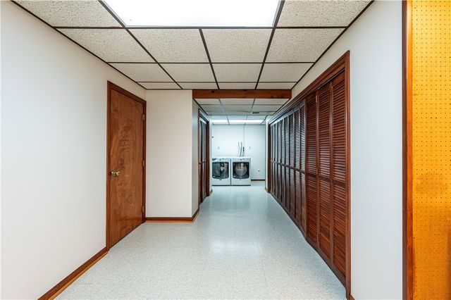 52 Greenview Dr, Hempfield Twp, PA 15644