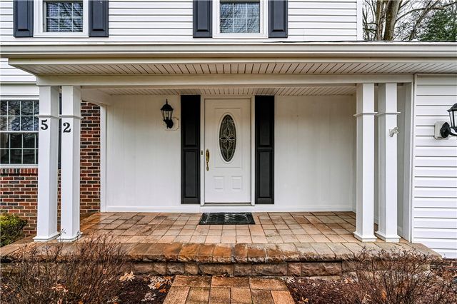 52 Greenview Dr, Hempfield Twp, PA 15644