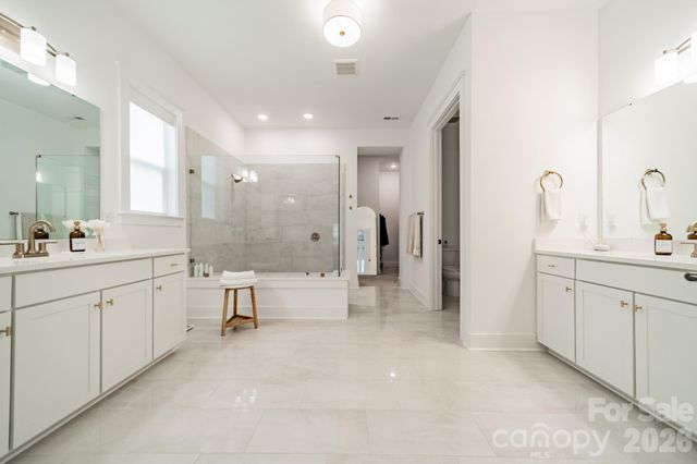 1402 Encore Lane, Waxhaw, NC 28173