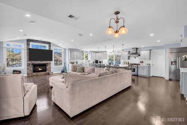 375 Kildare Drive, Toms River, NJ 08753