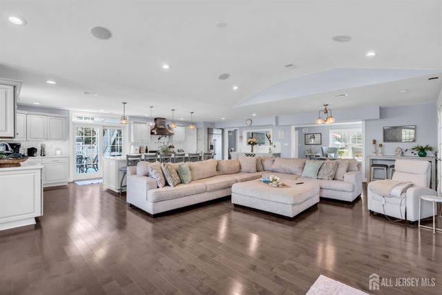 375 Kildare Drive, Toms River, NJ 08753