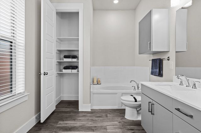 3284 Ganzer Road W 1107A, Denton, TX 76207