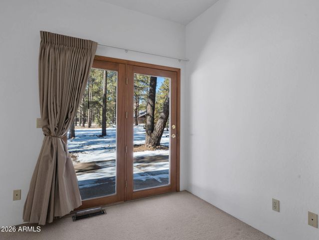 7950 KOCH FIELD Road, Flagstaff, AZ 86004