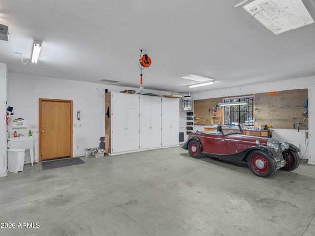 7950 KOCH FIELD Road, Flagstaff, AZ 86004