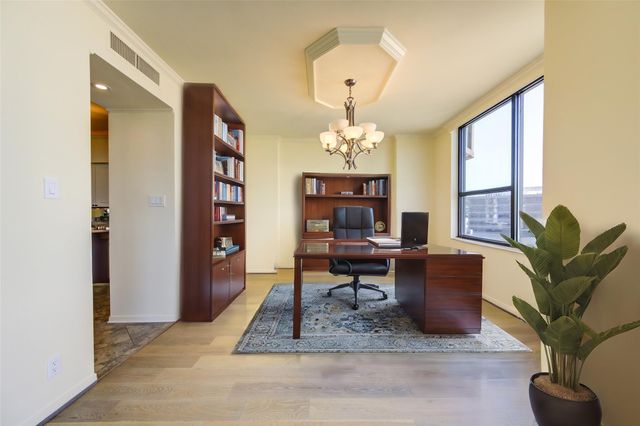 14 Greenway Plaza 12R, Houston, TX 77046