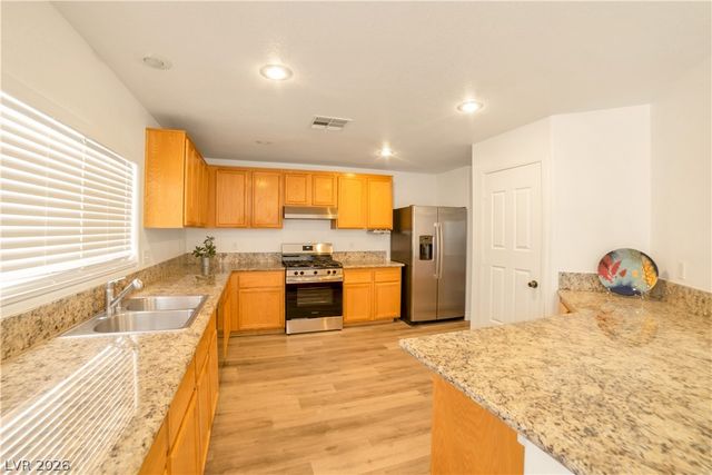10274 Chigoza Pine Avenue, Las Vegas, NV 89135