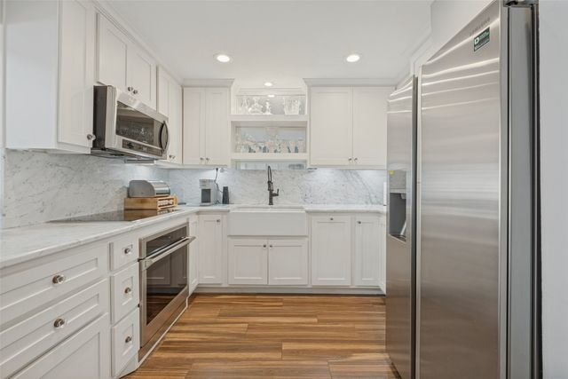 7621 Woodthrush Drive 18, Dallas, TX 75230