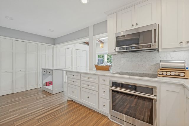 7621 Woodthrush Drive 18, Dallas, TX 75230