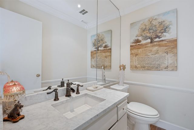 7621 Woodthrush Drive 18, Dallas, TX 75230