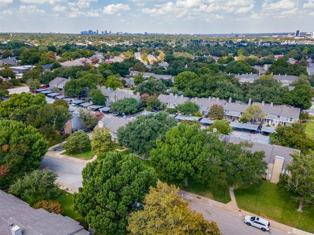 7621 Woodthrush Drive 18, Dallas, TX 75230