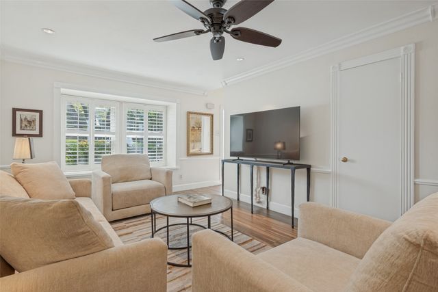 7621 Woodthrush Drive 18, Dallas, TX 75230