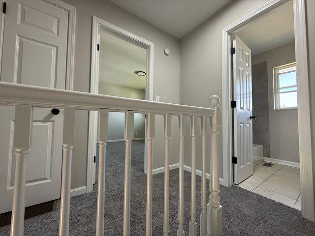 715 OLD INDIAN TRAIL Road, Aurora, IL 60506