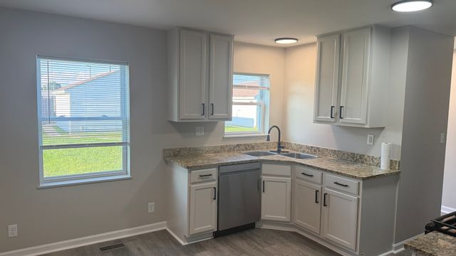 715 OLD INDIAN TRAIL Road, Aurora, IL 60506