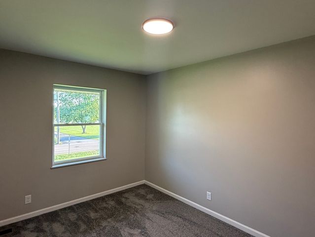 715 OLD INDIAN TRAIL Road, Aurora, IL 60506