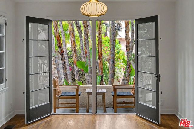 1262 S Burnside Avenue, Los Angeles, CA 90019