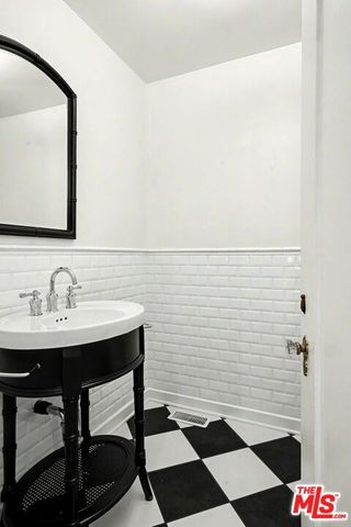1262 S Burnside Avenue, Los Angeles, CA 90019