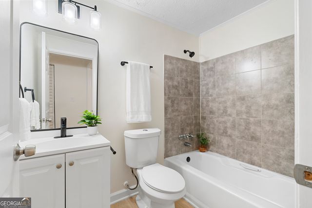 10630 Worthington Hills Manor, Roswell, GA 30076