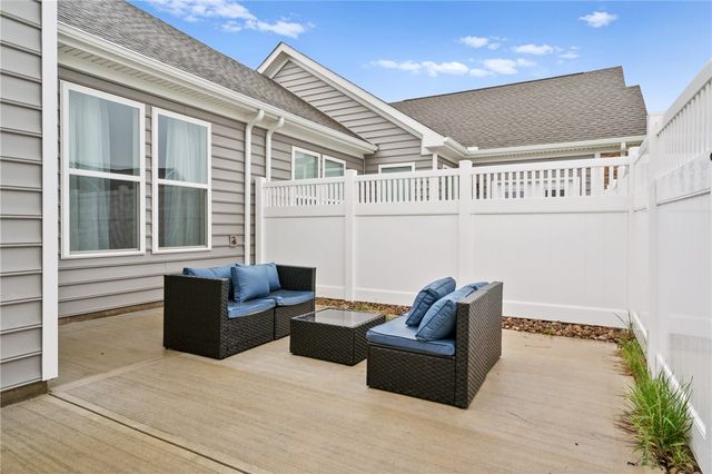 151 Village Ln, Finleyville, PA 15332
