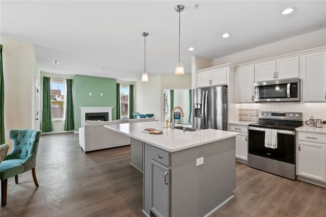 151 Village Ln, Finleyville, PA 15332