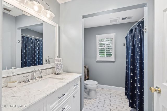 12 Linda Lane, Tinton Falls, NJ 07724