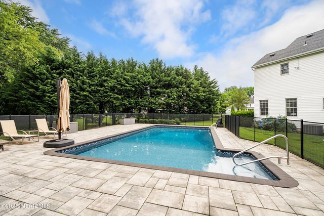 12 Linda Lane, Tinton Falls, NJ 07724