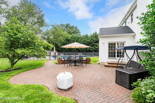12 Linda Lane, Tinton Falls, NJ 07724