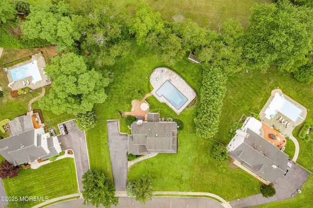 12 Linda Lane, Tinton Falls, NJ 07724