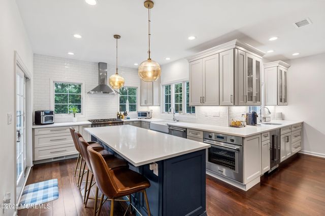 12 Linda Lane, Tinton Falls, NJ 07724