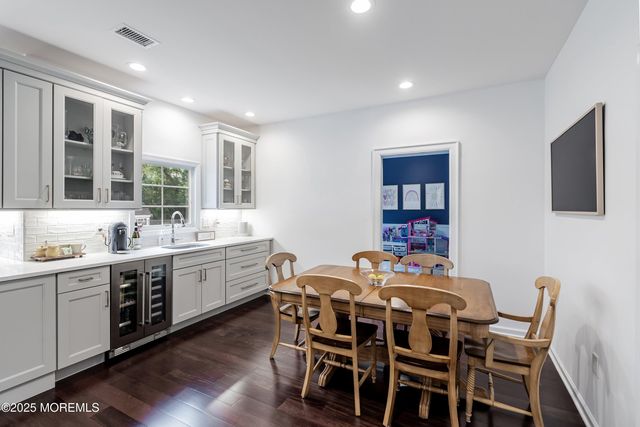 12 Linda Lane, Tinton Falls, NJ 07724